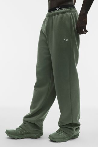 Alo Yoga Accolade Straight Leg Sweatpant - Bamboo Green in Kuwait