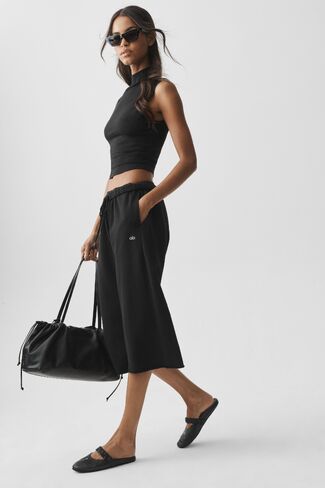 Alo Yoga Chill Cutoff Sweatpant - Black in Kuwait