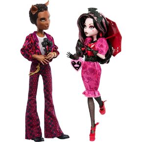 دمى Monster High Howliday Love Edition، Draculaura وClawd Wolf Collector، عبوتان مع إكسسوارات عيد الحب وتغليف قابل للعرض in Kuwait