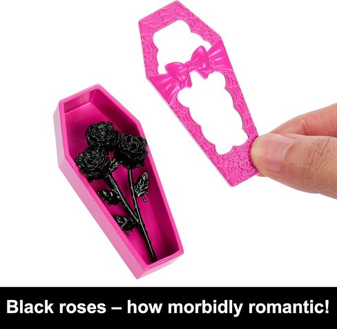 دمى Monster High Howliday Love Edition، Draculaura وClawd Wolf Collector، عبوتان مع إكسسوارات عيد الحب وتغليف قابل للعرض in Kuwait