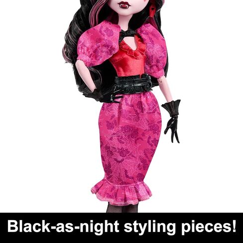 دمى Monster High Howliday Love Edition، Draculaura وClawd Wolf Collector، عبوتان مع إكسسوارات عيد الحب وتغليف قابل للعرض in Kuwait
