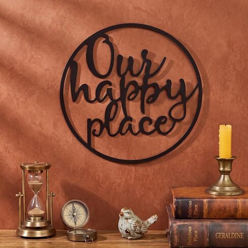 علامة حائط معدنية من Our Happy Place، لوحة معدنية للتعليق على الحائط في الهواء الطلق، لوحة ديكور للحائط، علامة حروف معدنية للمنزل، غرفة المعيشة، غرفة النوم، المطبخ، المتجر والمزيد (ألوان مختلطة، نمط كلاسيكي) in Kuwait