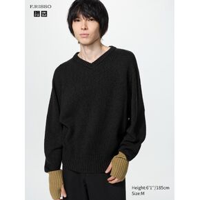 Uniqlo 3D Knit V-Neck Sweater in Kuwait