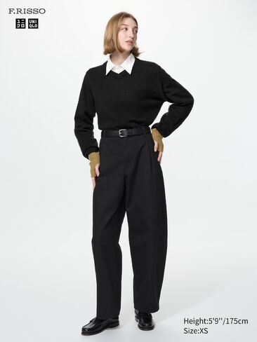 Uniqlo 3D Knit V-Neck Sweater in Kuwait