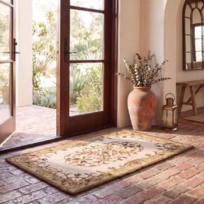 SAFAVIEH Heritage Collection 3'6" Round Red HG640C Handmade Traditional Oriental Premium Wool Area Rug in Kuwait