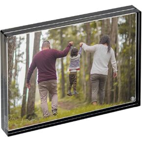 GREEN COLOR EDGE MAGNET FRAME by CANETTI � 5"x7" in Kuwait