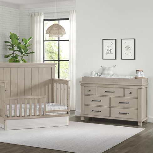 غطاء علوي ممتاز للتغيير من Soho Baby Hampton لخزانة ذات 7 أدراج، لمسة نهائية ناعمة من الحجر in Kuwait