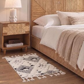 SAFAVIEH Moroccan Tassel Shag Collection Accent Rug - 2'3" x 4', Ivory & Grey, Boho, Non-Shedding & Easy Care, 2-inch Thick Ideal for High Traffic Areas in Entryway, Living Room, Bedroom (MTS688F) in Kuwait