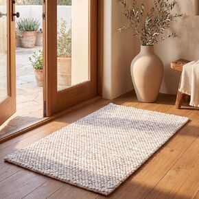 سجادة SAFAVIEH Natura Collection - 2'3" x 7'، رمادي وعاجي، تصميم مزرعة ريفية، صوف مصنوع يدويًا، مثالي لغرفة المعيشة وغرفة النوم وغرفة الطعام (NAT182F-27) in Kuwait