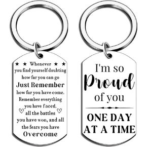 WXCATIM Sober Gifts Keychain Na هدايا التعافي لمدمني الكحول يستعيدون هدايا الرصانة للرجال والنساء مجوهرات رصينة الذكرى السنوية لسلسلة المفاتيح تذكار هدية التعافي أنا فخور جدًا بك