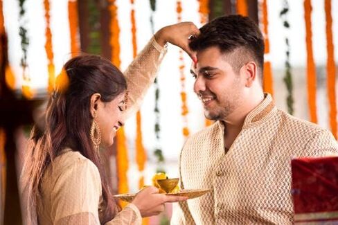 سيدهاك أوجاين هالدي رولي كوم كوم الخاص 100 جرام - دورجا بوجا بروسبيريتي | كومكم هالدي | مهرجان راخي بوجا | عناصر هدايا هووسورمينغ in Kuwait