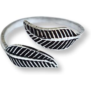 925 Sterling Silver Thin Wave Toe Ring/Knuckle Ring - Small, Adjustable Handmade Dainty by MiYa Jewelry creations in Kuwait