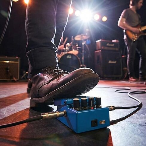 Boss CS-3 Compressor/Sustainer Bundle with Instrument Cable, Patch Cable, and Picks in Kuwait