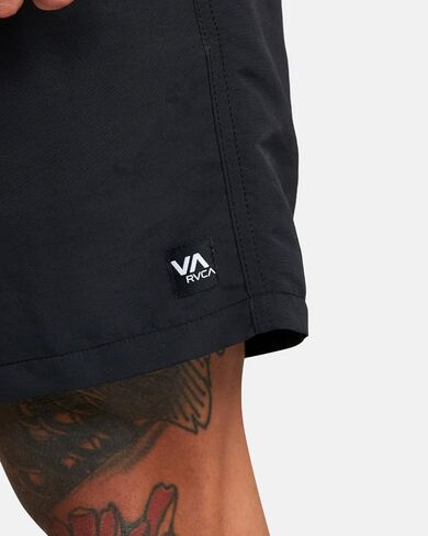 شورت RVCA رياضي رجالي مقاس 16 بوصة رياضي نشط ومسامي in Kuwait