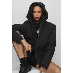Alo Yoga Alpha Max Insulated Jacket - Black in Kuwait