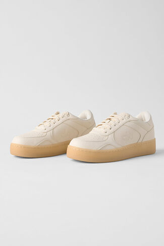 Alo Yoga ALO Recovery Mode Sneaker (Unisex) - Clay in Kuwait