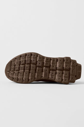 Alo Yoga ALO Runner (Unisex) - Espresso in Kuwait