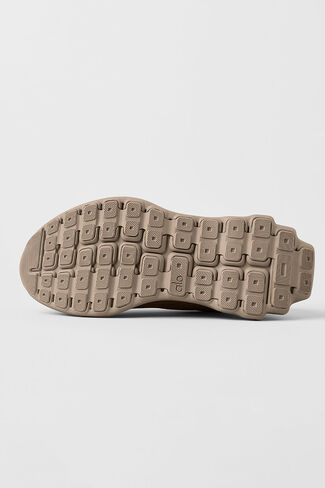 Alo Yoga ALO Runner (Unisex) - Gravel in Kuwait