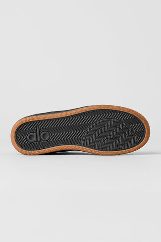 Alo Yoga ALO Recovery Mode Sneaker (Unisex) - Black/Gum in Kuwait