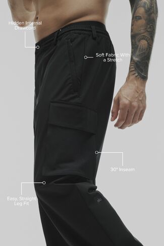 Alo Yoga Kinetic Cargo Pant - Black in Kuwait