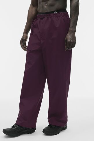 Alo Yoga Alpha Shell Pant - Rich Bordeaux in Kuwait