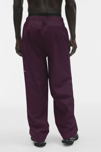 Alo Yoga Alpha Shell Pant - Rich Bordeaux in Kuwait