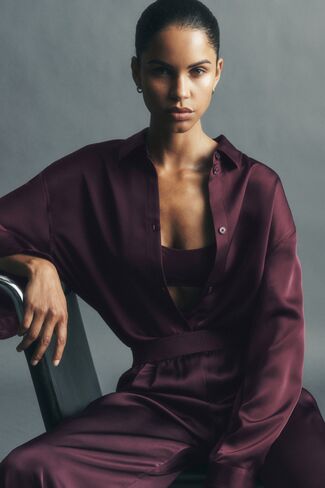 Alo Yoga Satin Smooth Talker Button Up - Rich Bordeaux in Kuwait