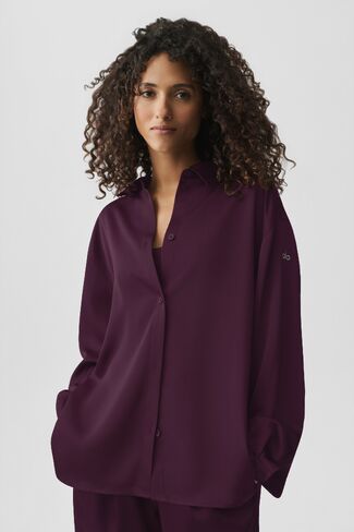 Alo Yoga Satin Smooth Talker Button Up - Rich Bordeaux in Kuwait