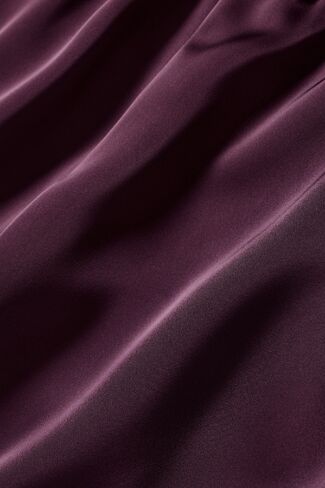 Alo Yoga Satin High-Waist Smooth Talker Short - Rich Bordeaux in Kuwait