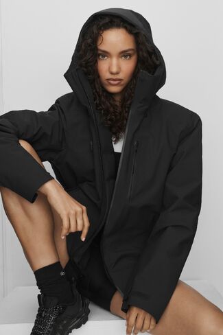 Alo Yoga Alpha Max Insulated Jacket - Black in Kuwait
