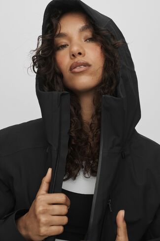 Alo Yoga Alpha Max Insulated Jacket - Black in Kuwait