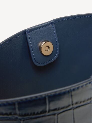 Old Navy Small Preppy Croc-Embossed Bucket Bag - Midnight in Kuwait