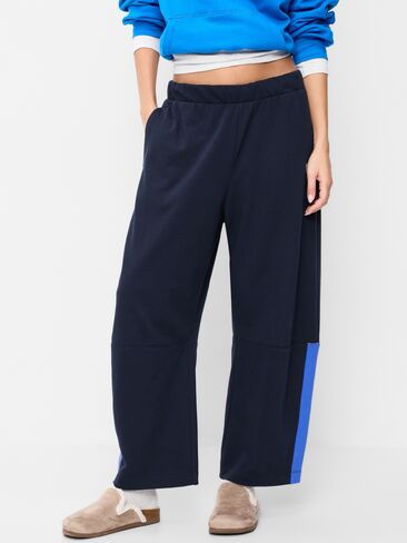 Old Navy Mid-Rise SoComfy Barrel Sweatpants - In the Navy in Kuwait