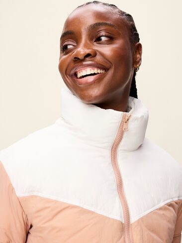 Old Navy Water-Resistant Color-Block Puffer Jacket - Tiramisu in Kuwait