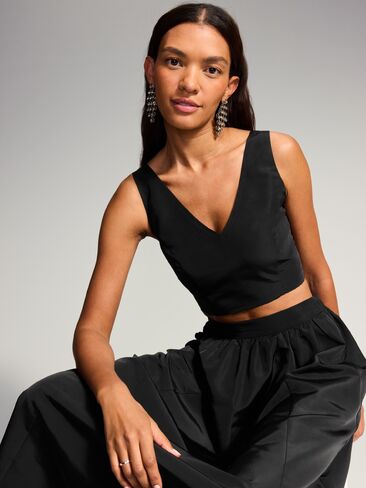 Old Navy The Occasion by Old Navy V-Neck Taffeta Crop Top - Black Jack in Kuwait