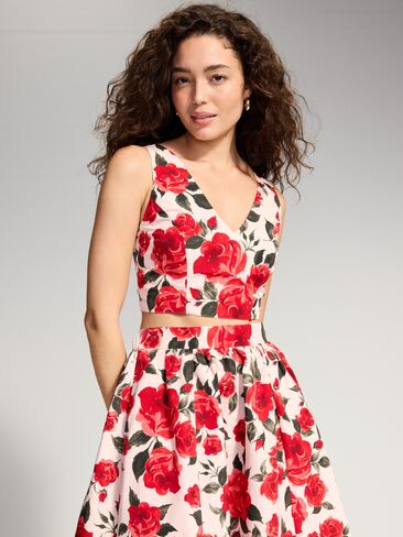 Old Navy The Occasion by Old Navy V-Neck Taffeta Crop Top - Bold Red Floral in Kuwait