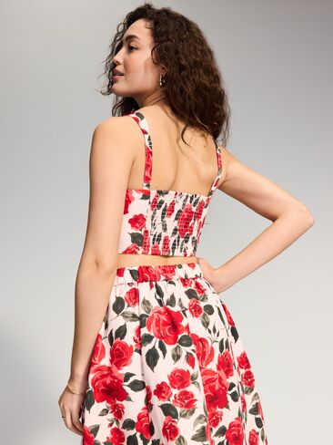 Old Navy The Occasion by Old Navy V-Neck Taffeta Crop Top - Bold Red Floral in Kuwait