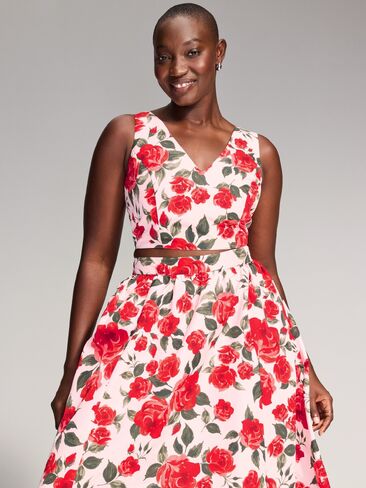 Old Navy The Occasion by Old Navy V-Neck Taffeta Crop Top - Bold Red Floral in Kuwait