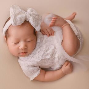 Newborn Girls Photo Outfits for Posing, Newborn Photography Props with Bow Headband (Fits 0-40 Days Baby Girls), Newborn Photo Props Photoshoot Outfits (Skirt, Bow Headband and Pillow)