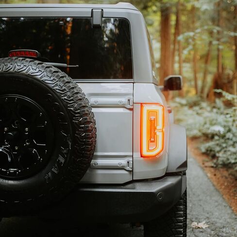 غطاء حماية لمصباح الإضاءة الخلفية من NITOYO مناسب لسيارة Ford Bronco 2/4 Door 2024 2023 2022، غطاء خلفي لحواف إطار الديكور والإكسسوارات الخارجية، أسود دخاني، قطعتان in Kuwait