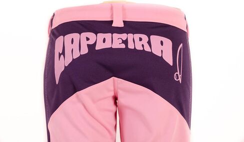 سروال فنون الدفاع عن النفس كابويرا البرازيلية الأصلية من JL - للنساء (وردي مع طباعة بيريمباو على طول الجانب الخلفي) in Kuwait