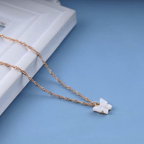 Boho GreenButterfly Necklace Acrylic butterfly Pendant Necklace Green Acrylic Butterfly Necklace Minimalist Gold Twist Chain Necklace Jewelry for Women and Girls in Saudi Arabia