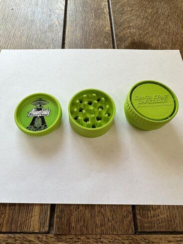 مطحنة توابل سانتا كروز (أخضر ليموني من Alien Labs) in Kuwait