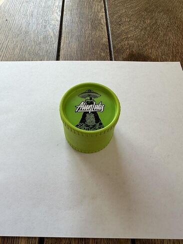 مطحنة توابل سانتا كروز (أخضر ليموني من Alien Labs) in Kuwait