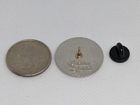 دبوس ضمير من المينا الصلب الدائري الأسود والفضي | شارة زر الضمير الأنثوي غير الثنائي in Kuwait