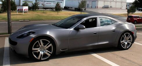 VVIVID XPO Gunmetal Grey Brushed 5 Feet x 1 Foot Car Wrap Vinyl Roll with Air Release Technology in Saudi Arabia