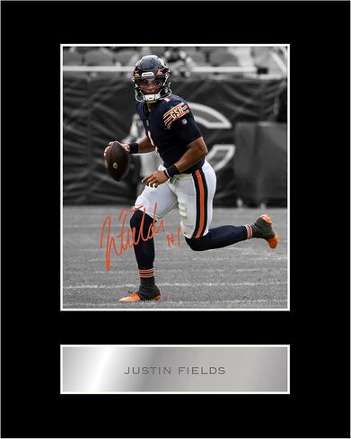لوحة فنية جدارية مُعلقة تحمل توقيع Generic Justin Fields رقم 11 in Saudi Arabia