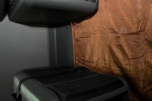 International lt rh prostar Lonestar Truck Sleeper Curtains Prestige-Line Brown in Saudi Arabia