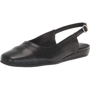 SoftWalk Women's Vittoria Ballet Flat