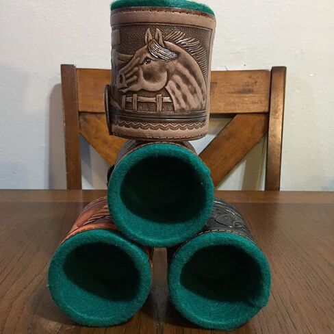 لعبة كأس النرد الجلدية Cubilete تلعب لعبة الكازينو التقليدية المصنوعة يدويًا في المكسيك الجديدة in Kuwait